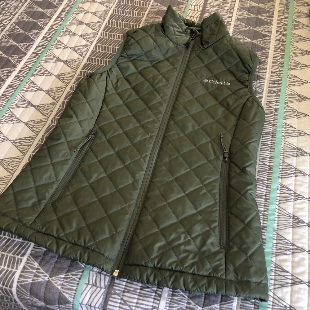 Columbia Vest, size small